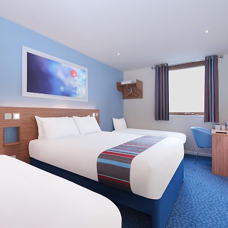 Ramada Encore Milton Keynes Bagian luar foto