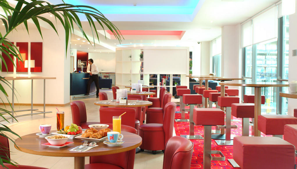 Ramada Encore Milton Keynes Restoran foto