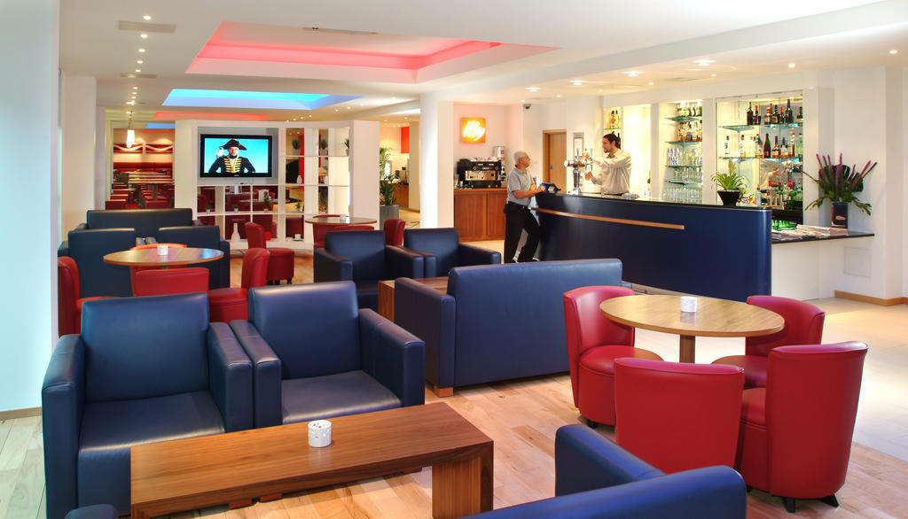 Ramada Encore Milton Keynes Bagian luar foto
